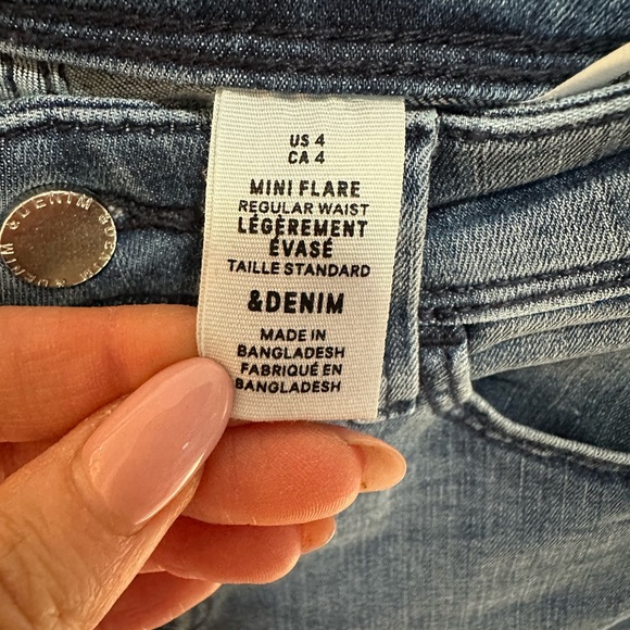Flared H & M vintage indigo coloured jeans. Only worn once. - Picture 2 of 4